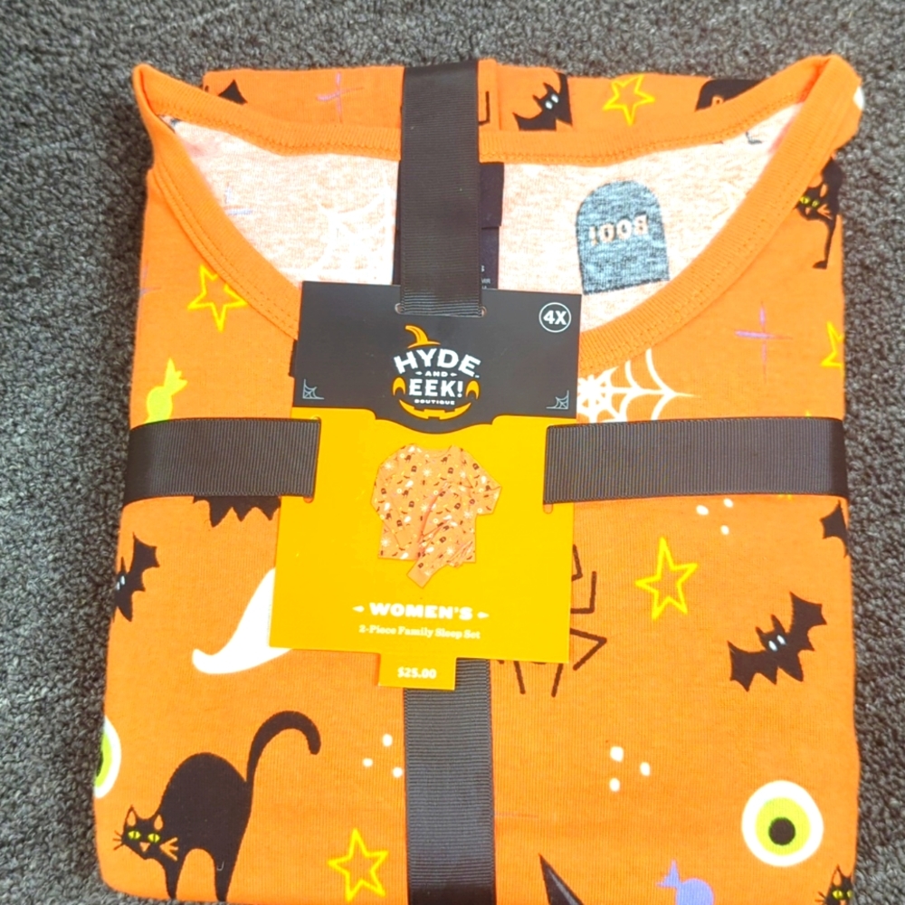 Hyde and Eek! Women's 2 Piece  Sleep Set. Black w Orange Cats Bats Spiders 4X